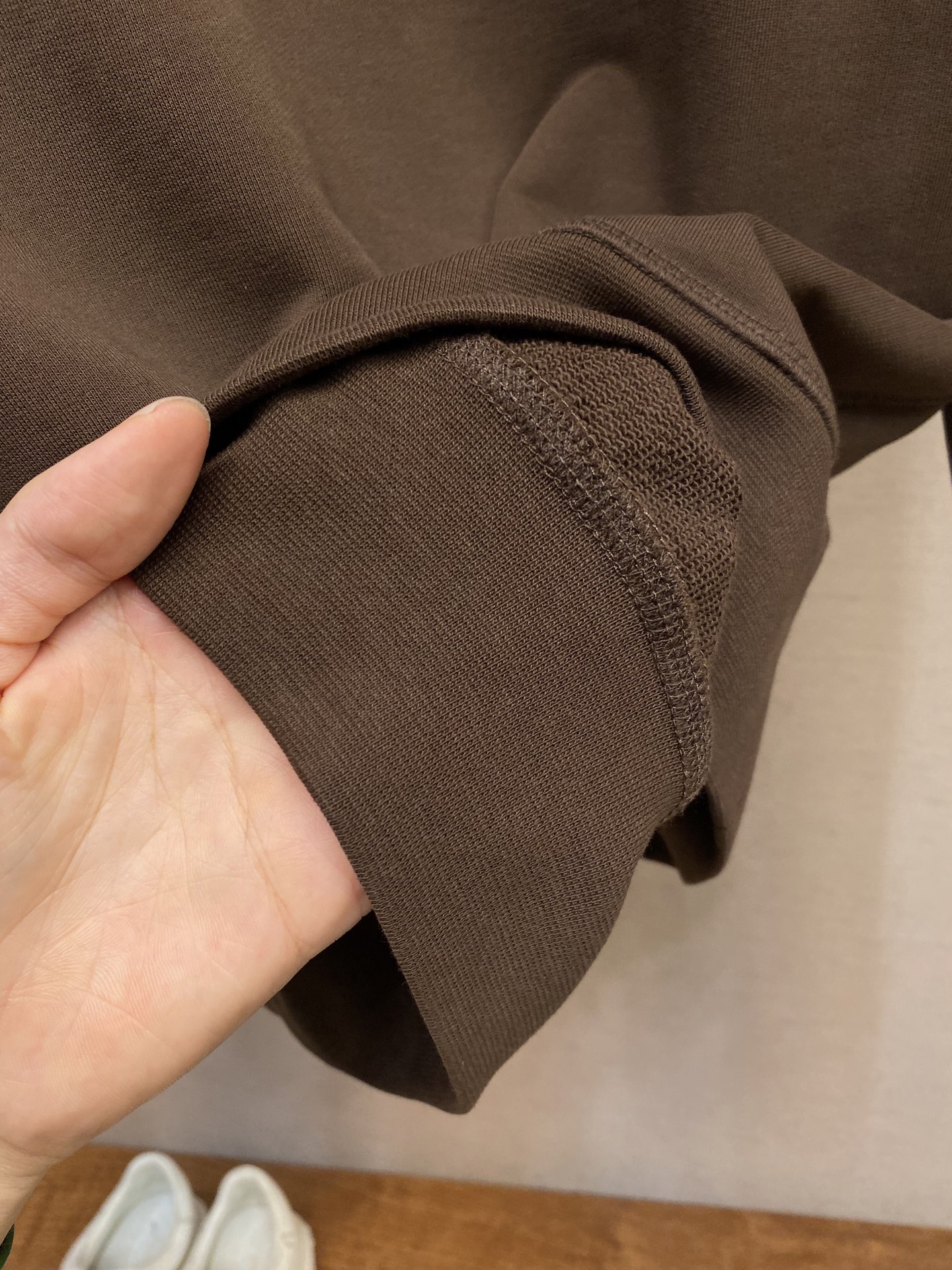 🌟🌟Prada，布三角翻领针织卫衣⚠️原,700购买；棉质卫衣面料、Oversize 版型设计、翻领设计