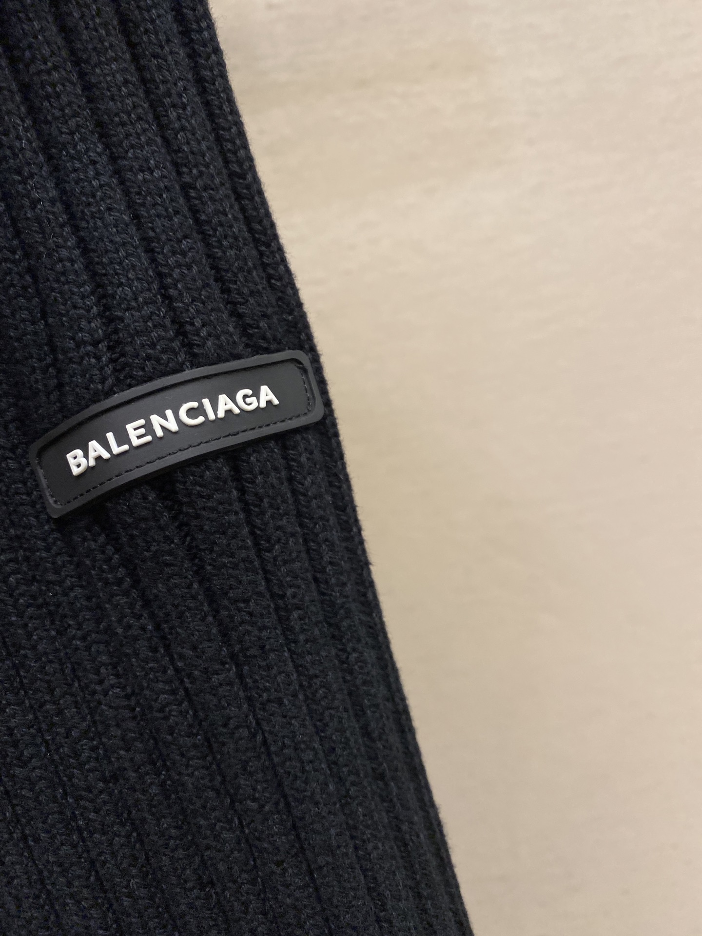🌟🌟Balenciaga，25SS巴黎 / 高领拉链坑条毛衣，男女同款该单品核心工艺在于高科技覆膜与传统