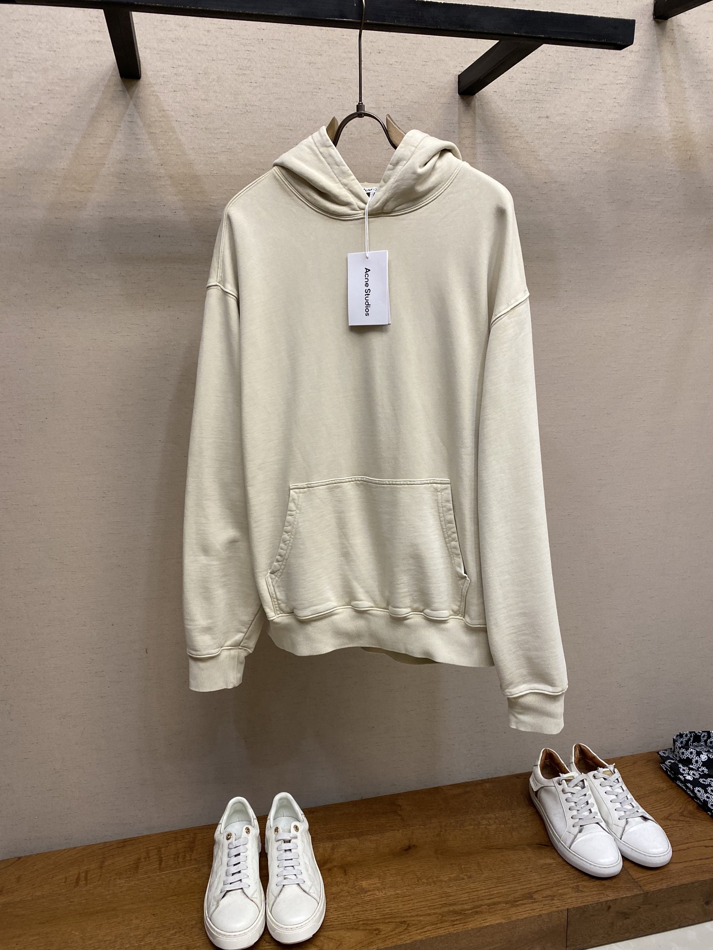 NO:532184,Acne Studios Classic 1996 old printed hooded loose sweatshirt Washing and aging design Loose style S-XL S length 70 bust 134 shoulder width 57 M length 72 bust 138 shoulder width 58 L length 74 bust 142 shoulder width 60 XL length 76 bust 146 shoulder width 62, acne studios,dior,hoodie,sweatshirts,hats,alexander wang19860909Acne Studios 经典1996做旧印花连帽宽松卫衣 洗水做旧设计 宽松版型 尺码S-XL S衣长70胸围134肩宽 57 M衣长72胸围138肩宽 58 L衣长74胸围142肩宽 60 XL衣长76胸围146肩宽62,,acne studios,dior,hoodie,sweatshirts,hats,alexander wang,Men's clothing