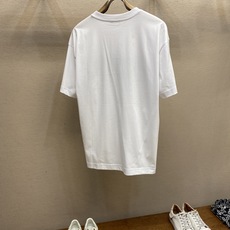 🌟🌟Givenchy 1952胶带字母印花短袖T恤,同步官网发售!从高定走向高街的GV,俘获大量年轻人的 🌟🌟Givenchy 1952胶带字母印花短袖T恤,同步官网发售!从高定走向高街的GV,俘获大量年轻人的