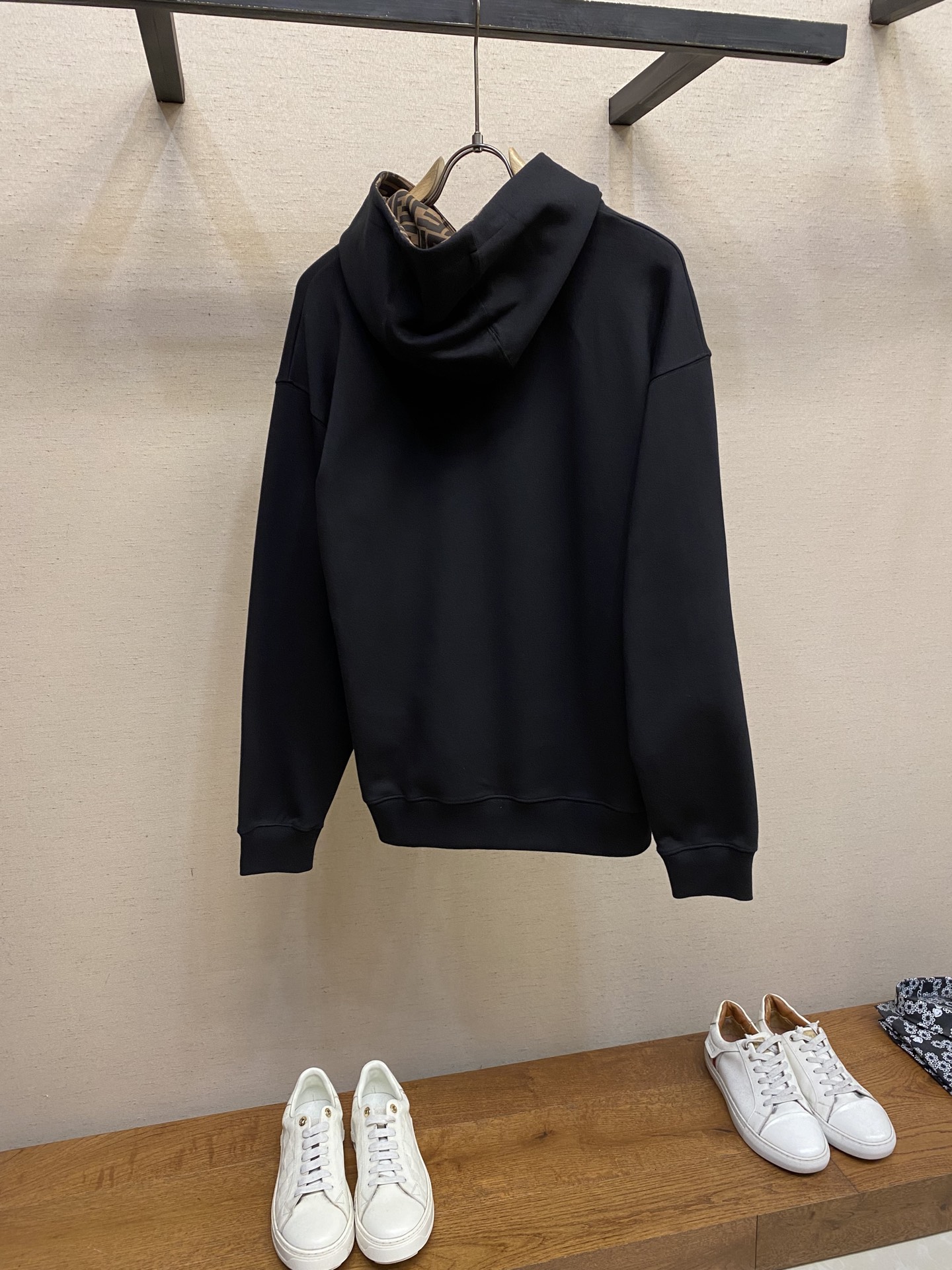 🌟🌟Fendi、内衬FF连帽卫衣⚠️原,200购买，黑色色纯棉材质，棕色FF内衬、正面饰有同色系FF标志