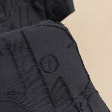 🌟🌟Dior、2025早秋系列饰以经典的 Oblique 剪线提花采用棉质平纹针织面料精心制作,通体饰以 🌟🌟Dior、2025早秋系列饰以经典的 Oblique 剪线提花采用棉质平纹针织面料精心制作,通体饰以