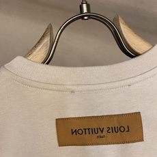 🌟🌟VLT……烫钻字母短袖:时尚与品质的融合,夏日必备单品;烫钻字母短袖以独特设计成为夏日焦点,其核心魅 🌟🌟VLT……烫钻字母短袖:时尚与品质的融合,夏日必备单品;烫钻字母短袖以独特设计成为夏日焦点,其核心魅