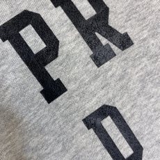 🌟🌟Prada、简称字母圆领卫衣⚠️原,200购买;棉质卫衣面料、Oversize 版型设计、简称字母印 🌟🌟Prada、简称字母圆领卫衣⚠️原,200购买;棉质卫衣面料、Oversize 版型设计、简称字母印