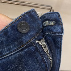 🌟🌟SlP🆕……2025ss好穿不挑身材在搭配上没有太多的限制 随意简洁的衬托其他单品,来展现自己的风格 🌟🌟SlP🆕……2025ss好穿不挑身材在搭配上没有太多的限制 随意简洁的衬托其他单品,来展现自己的风格