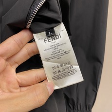 🌟🌟Fendi,2025新款男士休闲定制双面夹克外套。穿上简约干练的休闲双面外套,瞬间重回时髦霸气,又是 🌟🌟Fendi,2025新款男士休闲定制双面夹克外套。穿上简约干练的休闲双面外套,瞬间重回时髦霸气,又是