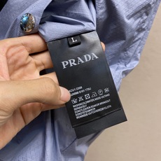 🌟🌟Prada、2025新款男士休闲定制双面夹克马甲外套。穿上简约干练的休闲双面马甲外套,瞬间重回时髦霸 🌟🌟Prada、2025新款男士休闲定制双面夹克马甲外套。穿上简约干练的休闲双面马甲外套,瞬间重回时髦霸