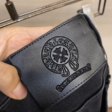 🌟🌟 Chrome Heart 2025ss好穿不挑身材在搭配上没有太多的限制 随意简洁的衬托其他单品 🌟🌟 Chrome Heart 2025ss好穿不挑身材在搭配上没有太多的限制 随意简洁的衬托其他单品