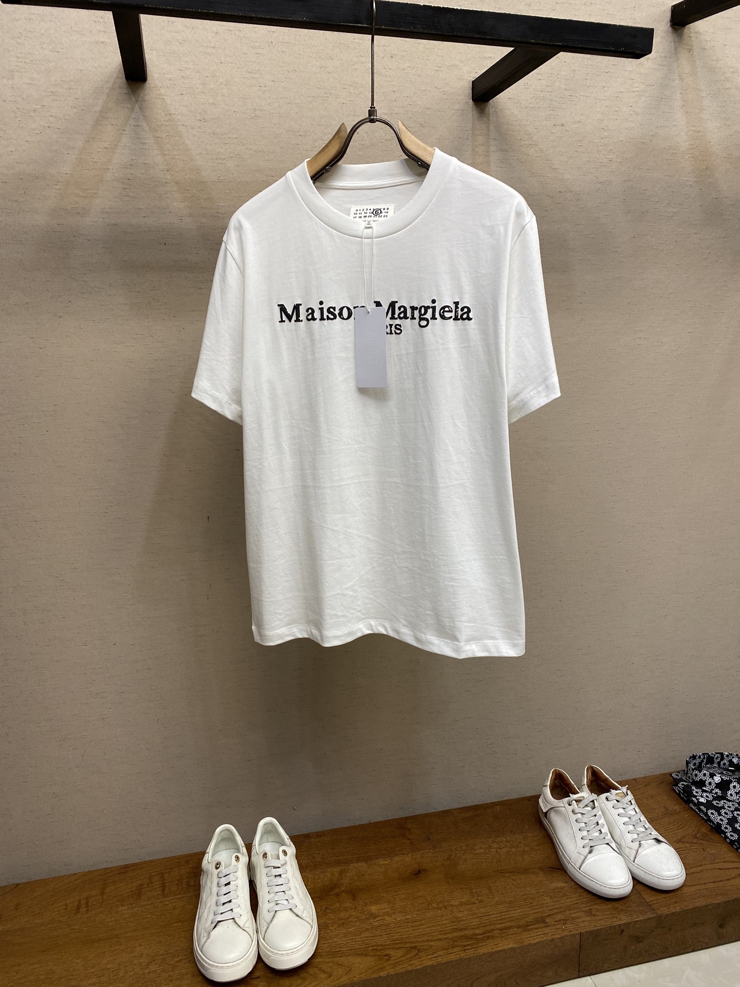 NO:528885,Maison Margiela/MM6 incomplete three-dimensional printed half-sleeved T-shirt OS loose version Ma* pulls the street feel full!  The upper body is very comfortable, especially suitable for me to wear comfortably #magera #大子子子子子子子子子子子子子子子子子子子子子子子子子子子子子子子子子子子子子子子子子子子子子子子子子子子子子子子子子子子子子子子子子子子子子子子子子子子子子�  Avoid soaking in warm water Size S-XL,,masion margiela,masion margiela,tees,t-shirt,alexander wang19860909Maison Margiela/MM6残缺立体印花半袖T恤 OS宽松版 马*拉街头感拉满！上身很舒适 特别适合我这种喜欢舒适穿着 #百搭款 #马吉拉＃若隐若现仿佛置身大秀后场~论数字艺术MM6绝对玩到顶尖 简约数字艺术始终走在欧洲潮流顶端 洗涤方式干洗或反面冷水快速机洗自然晾干！忌温热水浸泡 尺码S-XL,,masion margiela,masion margiela,tees，t-shirt,alexander wang,Men's clothing