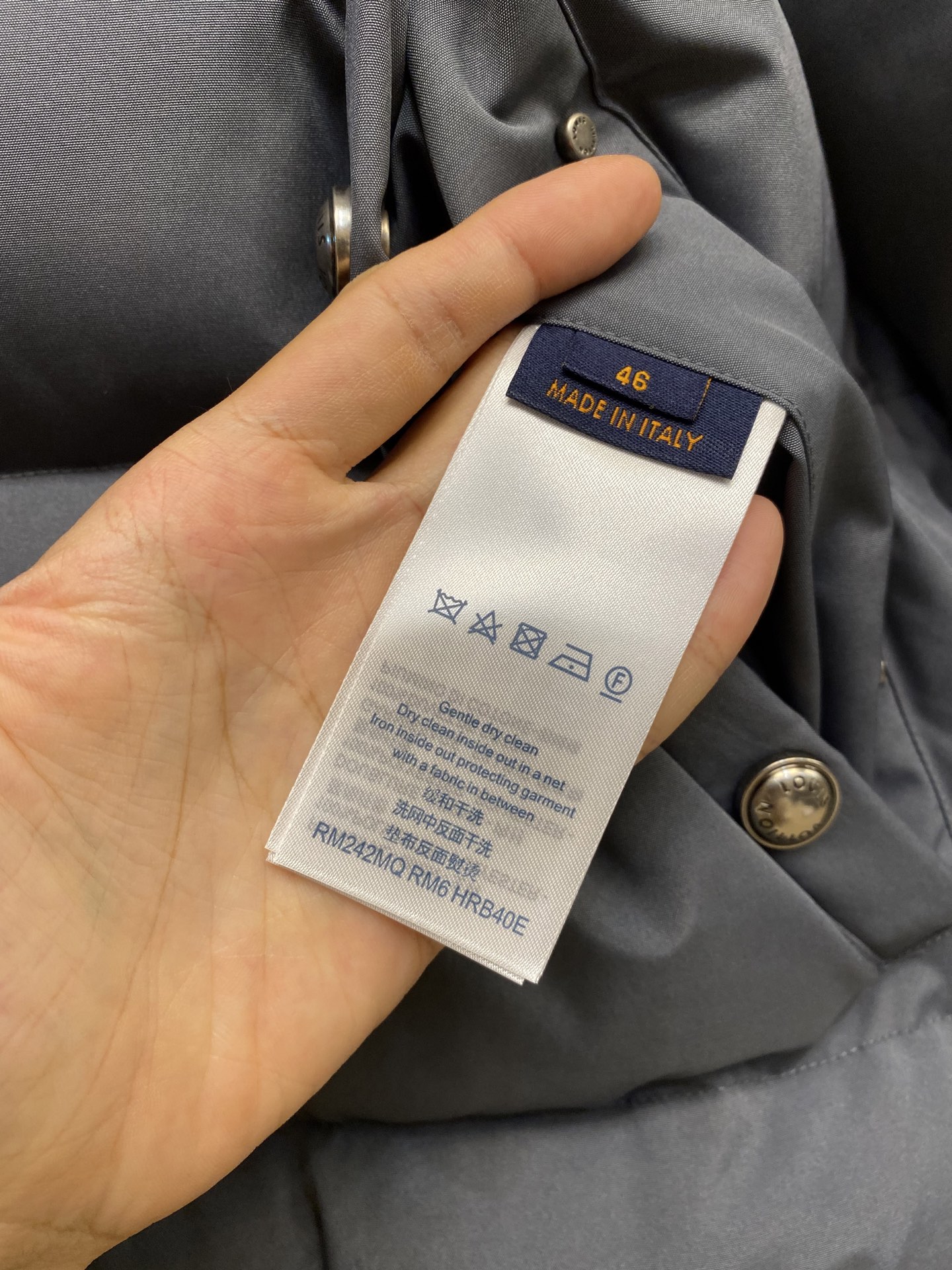 🌟🌟1V，2025，秋冬新品羽绒棉服，450g充绒量，双面穿搭，拉链开合，正面两侧口袋，四合扣开合，整体