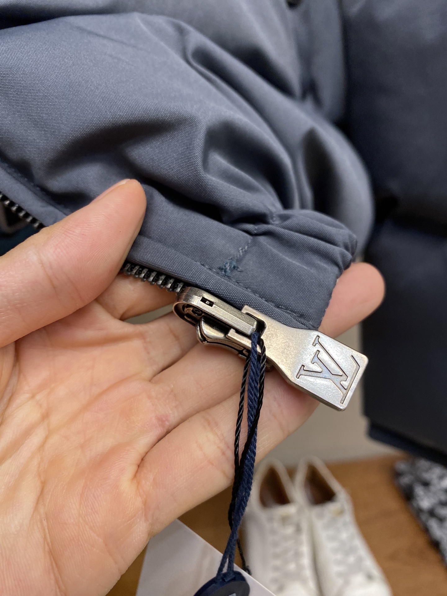 🌟🌟1V，2025，秋冬新品羽绒棉服，450g充绒量，双面穿搭，拉链开合，正面两侧口袋，四合扣开合，整体