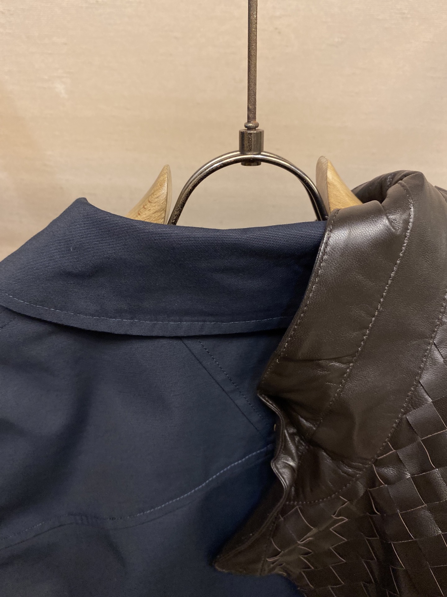 🌟🌟 BV25AW 可拆卸手工编织羊皮领工装夹克外套，薄款是今年最新款，整身都为今年最新面料 58锦纶4