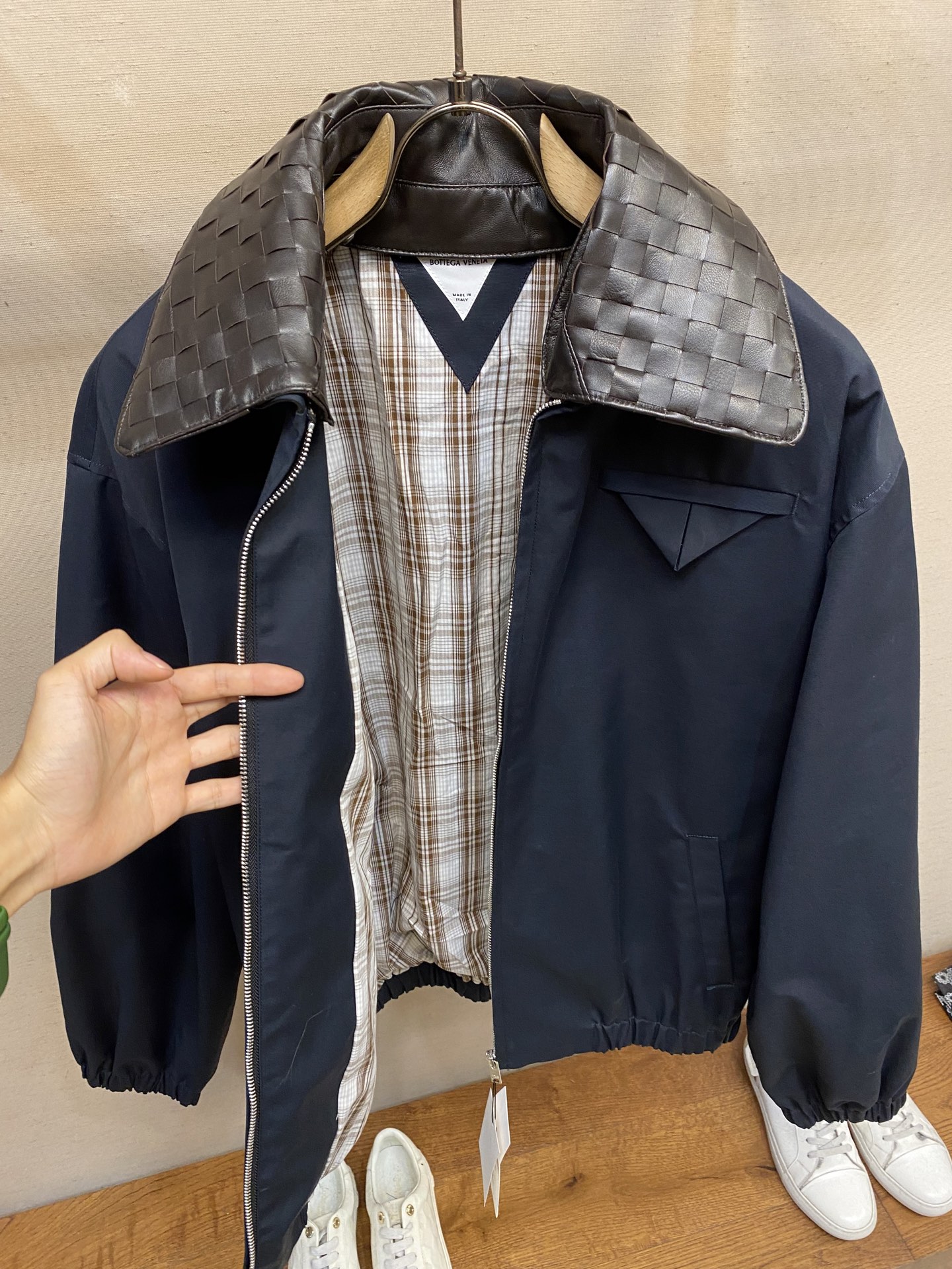 🌟🌟 BV25AW 可拆卸手工编织羊皮领工装夹克外套，薄款是今年最新款，整身都为今年最新面料 58锦纶4