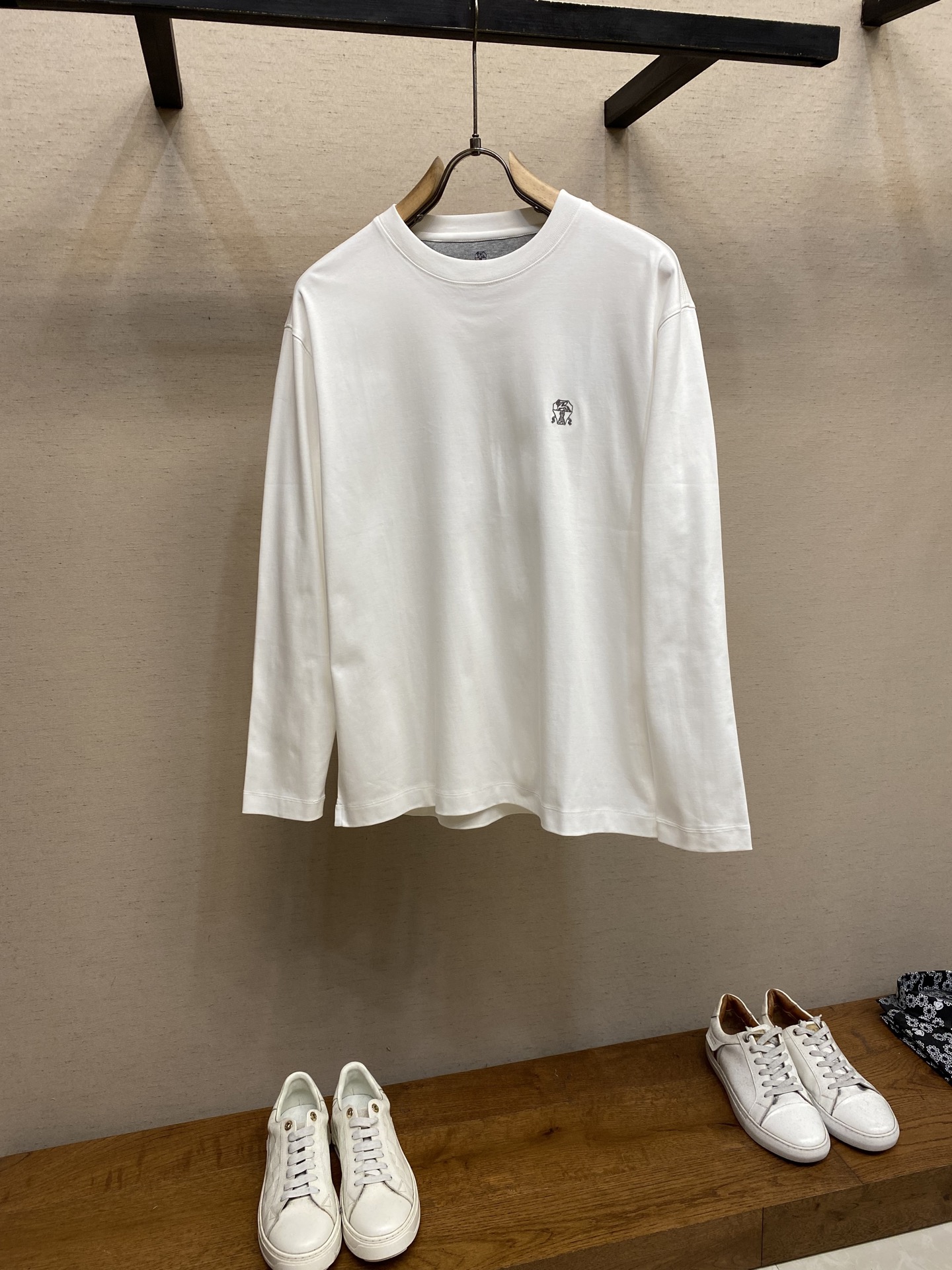 🌟🌟BC、25早秋新品 BC胸前Logo标识绣花圆领长袖T恤，一件独具匠心的T恤助你在人群中脱颖而出…成