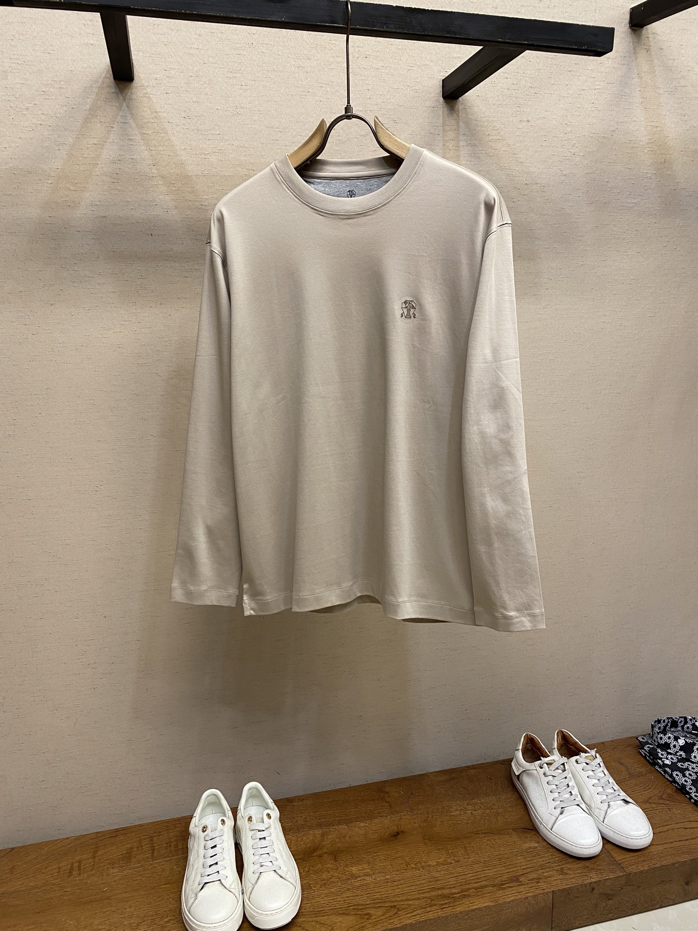 🌟🌟BC、25早秋新品 BC胸前Logo标识绣花圆领长袖T恤，一件独具匠心的T恤助你在人群中脱颖而出…成