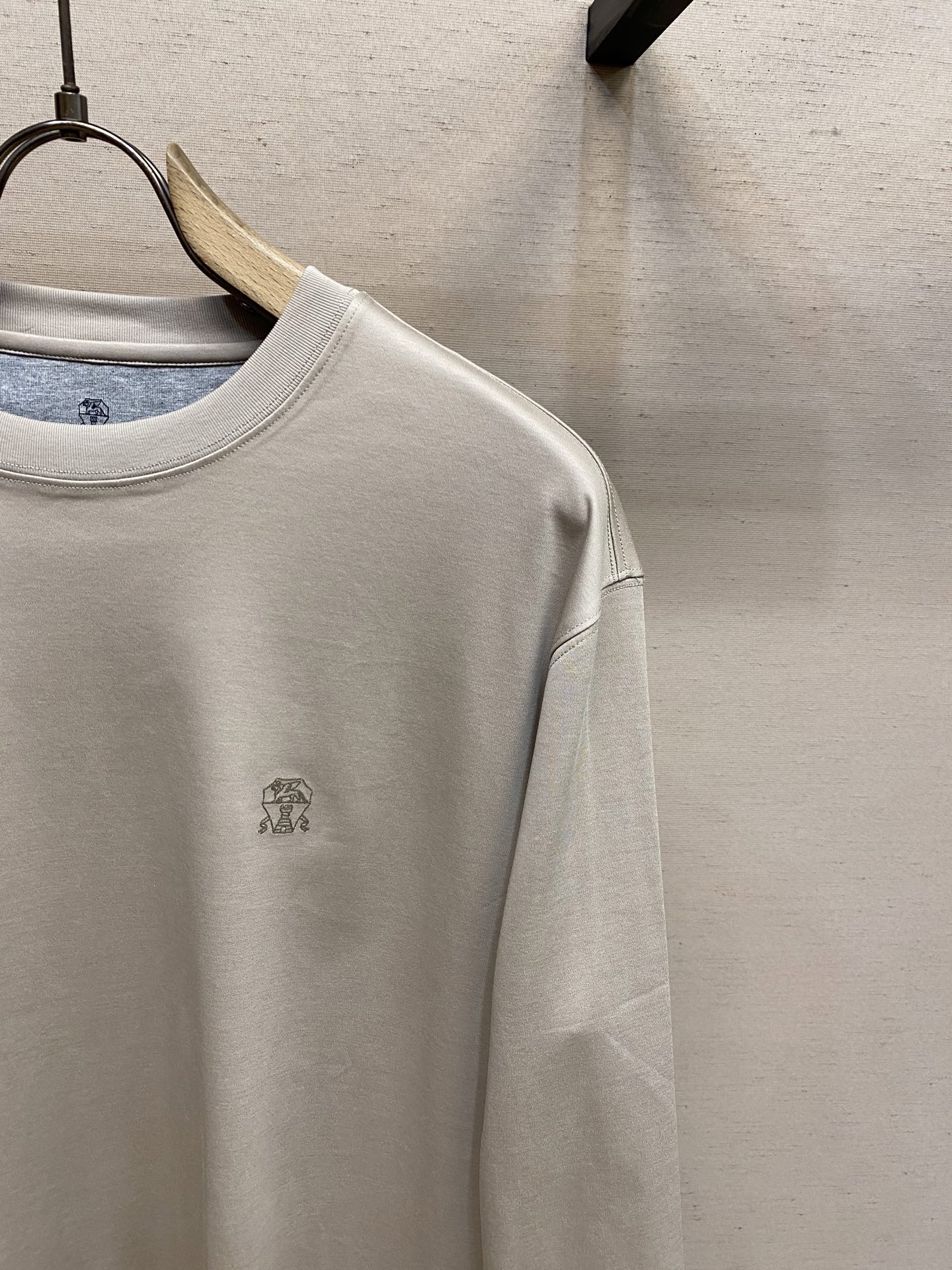 🌟🌟BC、25早秋新品 BC胸前Logo标识绣花圆领长袖T恤，一件独具匠心的T恤助你在人群中脱颖而出…成