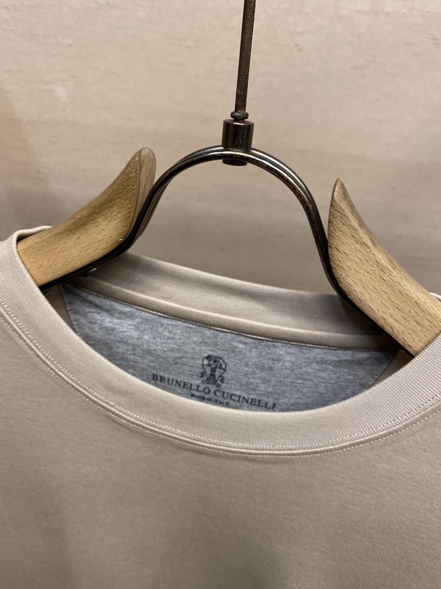 🌟🌟BC、25早秋新品 BC胸前Logo标识绣花圆领长袖T恤，一件独具匠心的T恤助你在人群中脱颖而出…成