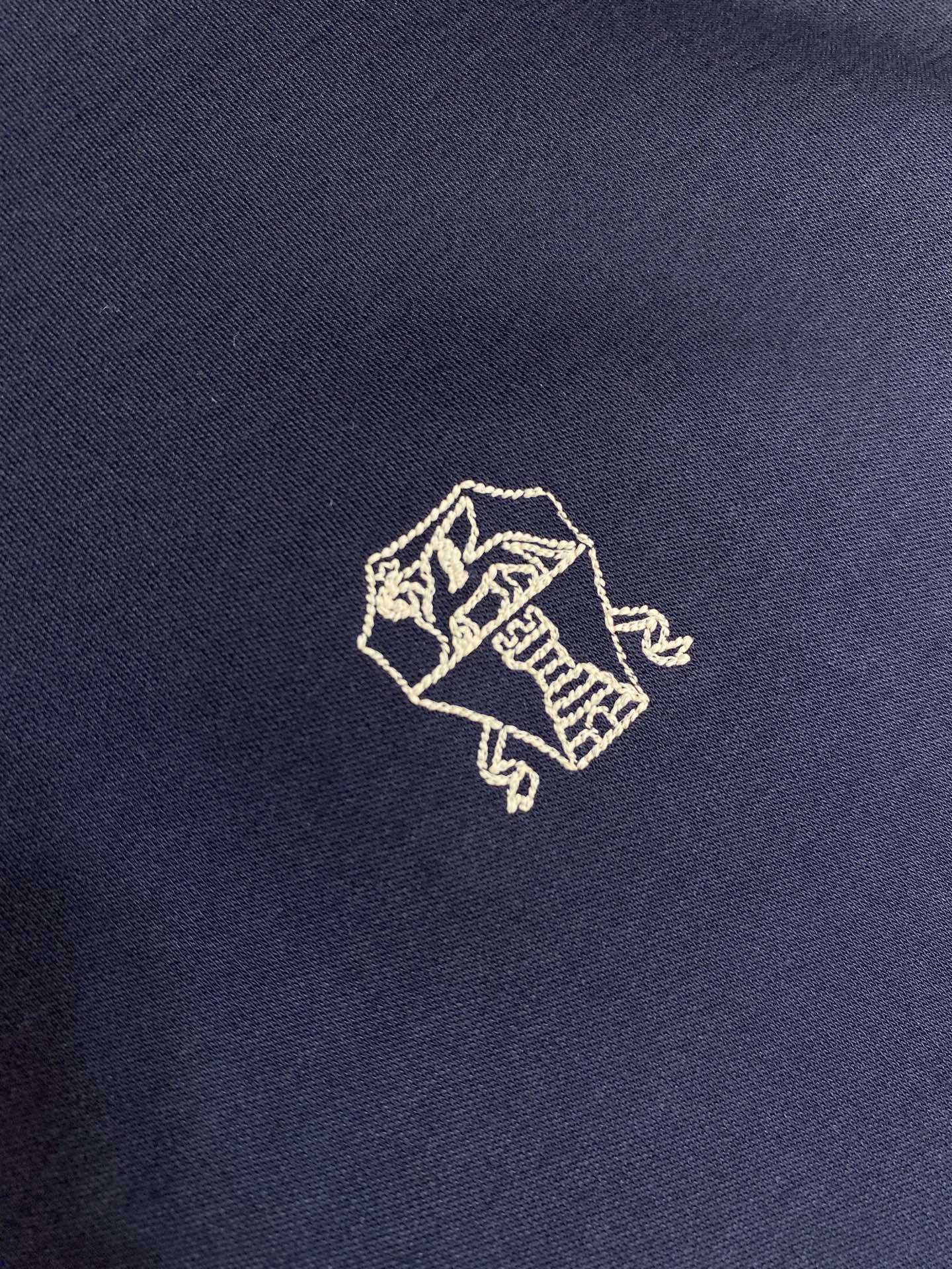 🌟🌟BC、25早秋新品 BC胸前Logo标识绣花圆领长袖T恤,一件独具匠心的T恤助你在人群中脱颖而出…成