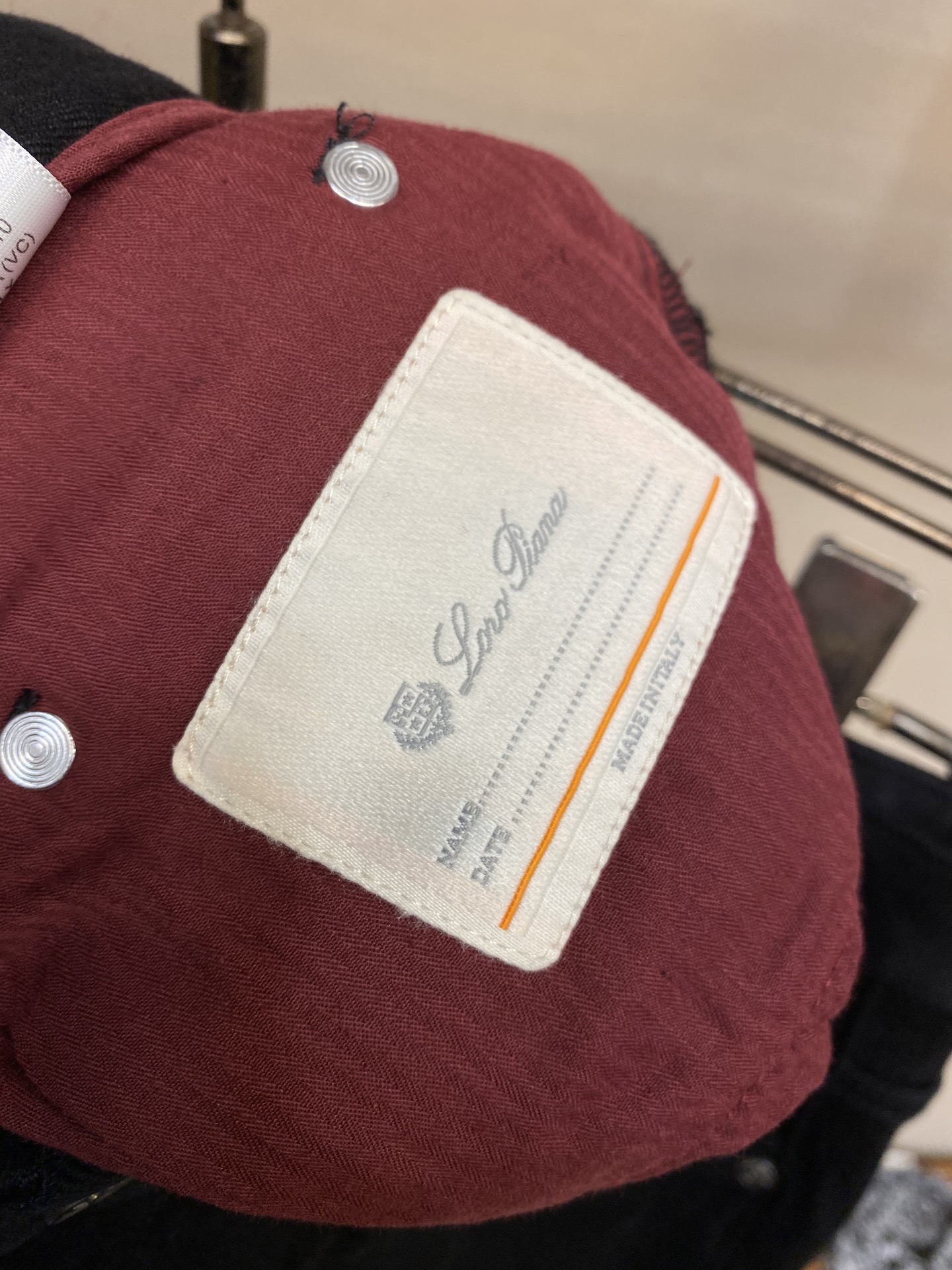 🌟🌟 Loro Piana黑色棉绒材质弹力牛仔裤，市面少有的37.5的恒温面料，机器难做不说，针线都得进