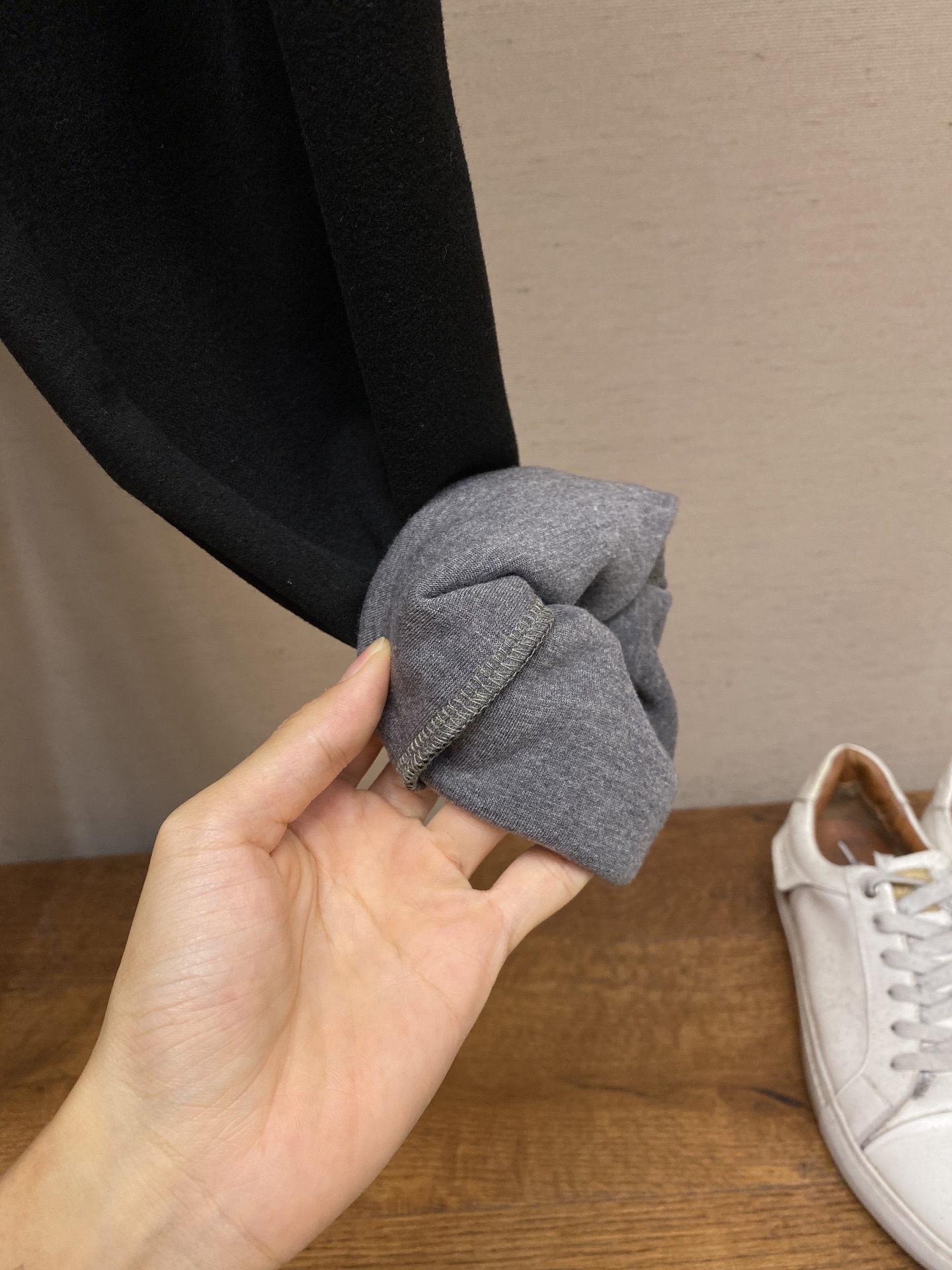 🌟🌟Brioni，羊毛混纺休闲裤👍 最新款上身版型无敌正！绝对可以闭眼收的一款此款裤子非常百搭，弹力腰围