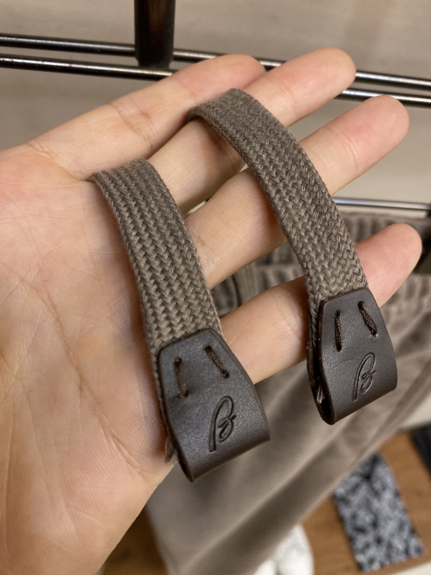 🌟🌟Brioni，羊毛混纺休闲裤👍 最新款上身版型无敌正！绝对可以闭眼收的一款此款裤子非常百搭，弹力腰围