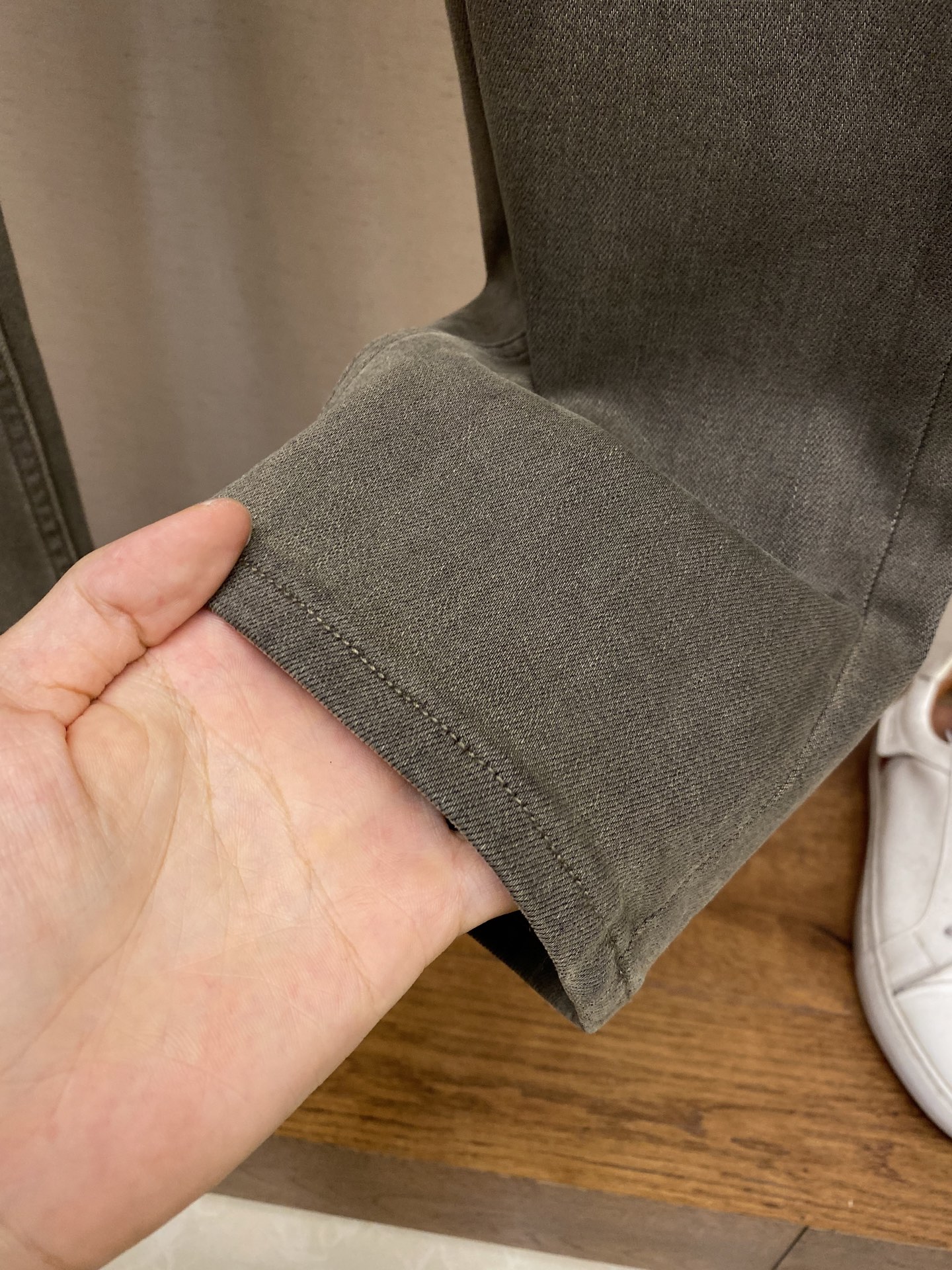 🌟🌟Zzegna，2025ss好穿不挑身材在搭配上没有太多的限制 随意简洁的衬托其他单品，来展现自己的风