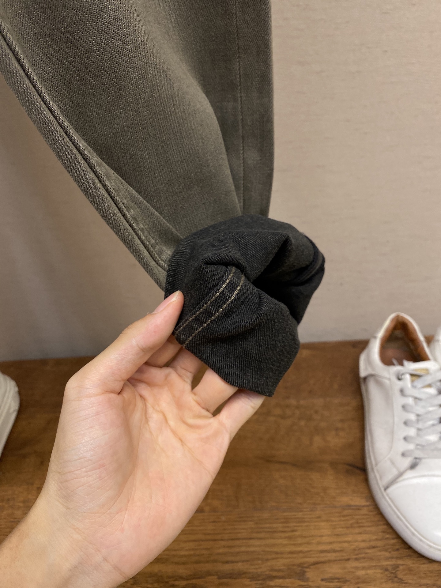 🌟🌟Zzegna，2025ss好穿不挑身材在搭配上没有太多的限制 随意简洁的衬托其他单品，来展现自己的风