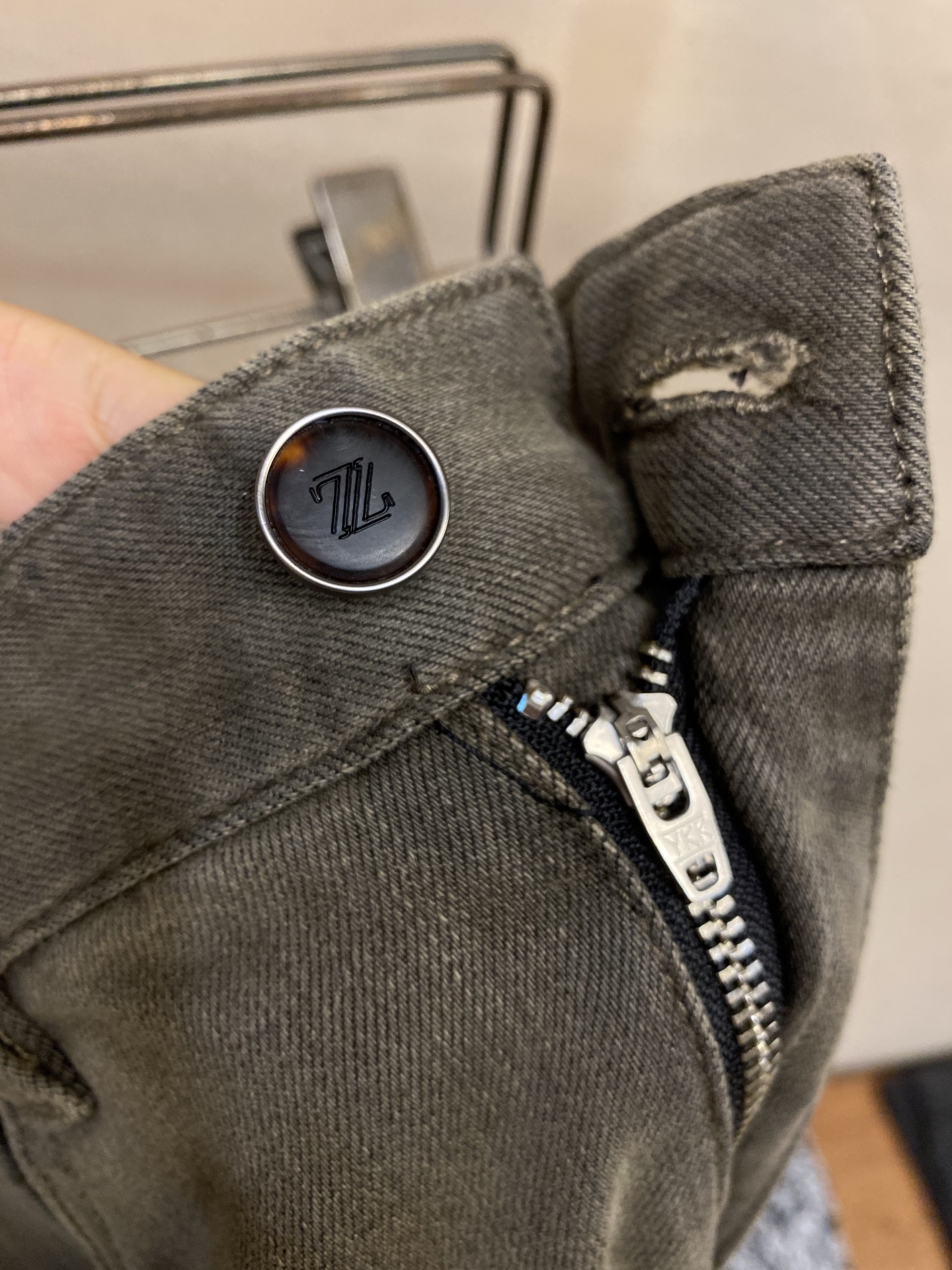 🌟🌟Zzegna，2025ss好穿不挑身材在搭配上没有太多的限制 随意简洁的衬托其他单品，来展现自己的风