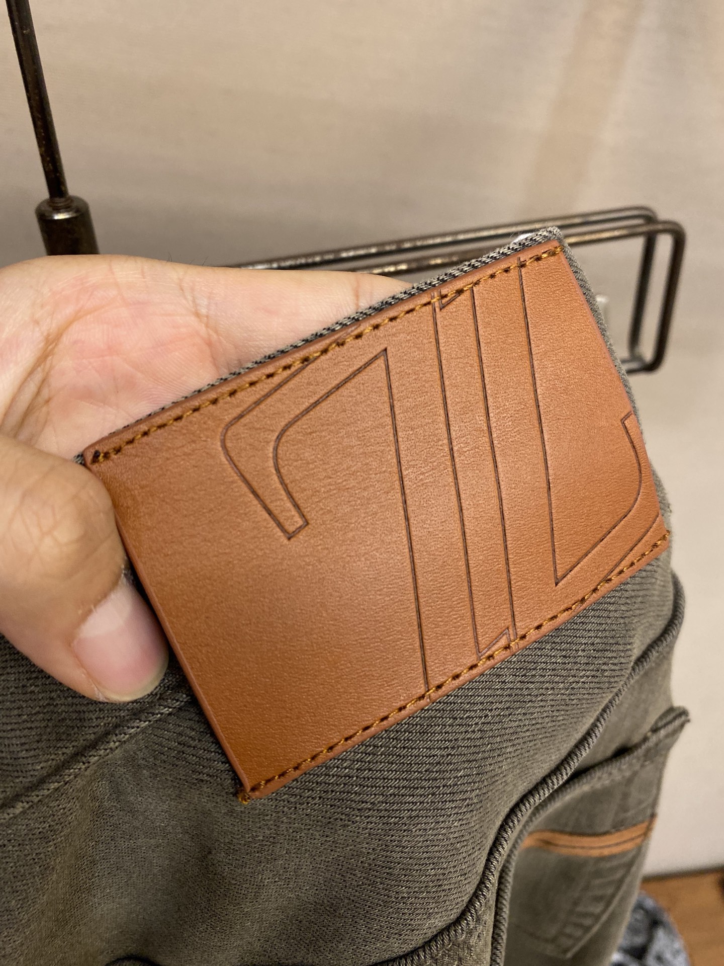 🌟🌟Zzegna，2025ss好穿不挑身材在搭配上没有太多的限制 随意简洁的衬托其他单品，来展现自己的风