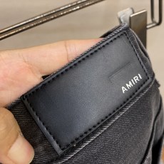 🌟🌟AMIRI,2025ss好穿不挑身材在搭配上没有太多的限制 随意简洁的衬托其他单品,来展现自己的风格 🌟🌟AMIRI,2025ss好穿不挑身材在搭配上没有太多的限制 随意简洁的衬托其他单品,来展现自己的风格