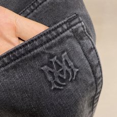 🌟🌟AMIRI,2025ss好穿不挑身材在搭配上没有太多的限制 随意简洁的衬托其他单品,来展现自己的风格 🌟🌟AMIRI,2025ss好穿不挑身材在搭配上没有太多的限制 随意简洁的衬托其他单品,来展现自己的风格