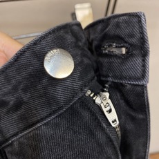 🌟🌟AMIRI,2025ss好穿不挑身材在搭配上没有太多的限制 随意简洁的衬托其他单品,来展现自己的风格 🌟🌟AMIRI,2025ss好穿不挑身材在搭配上没有太多的限制 随意简洁的衬托其他单品,来展现自己的风格