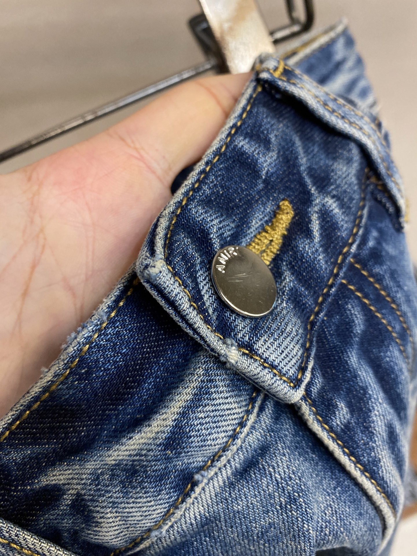 🌟🌟AMIRI，2025ss好穿不挑身材在搭配上没有太多的限制 随意简洁的衬托其他单品，来展现自己的风格