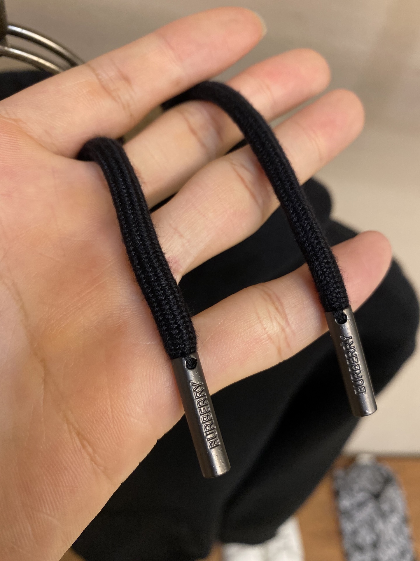 🌟🌟 BBR 格纹战马刺绣连帽卫衣⚠️原,550；毛圈棉质平纹面料、点缀战马刺绣、呈现休闲版型、抽绳式连