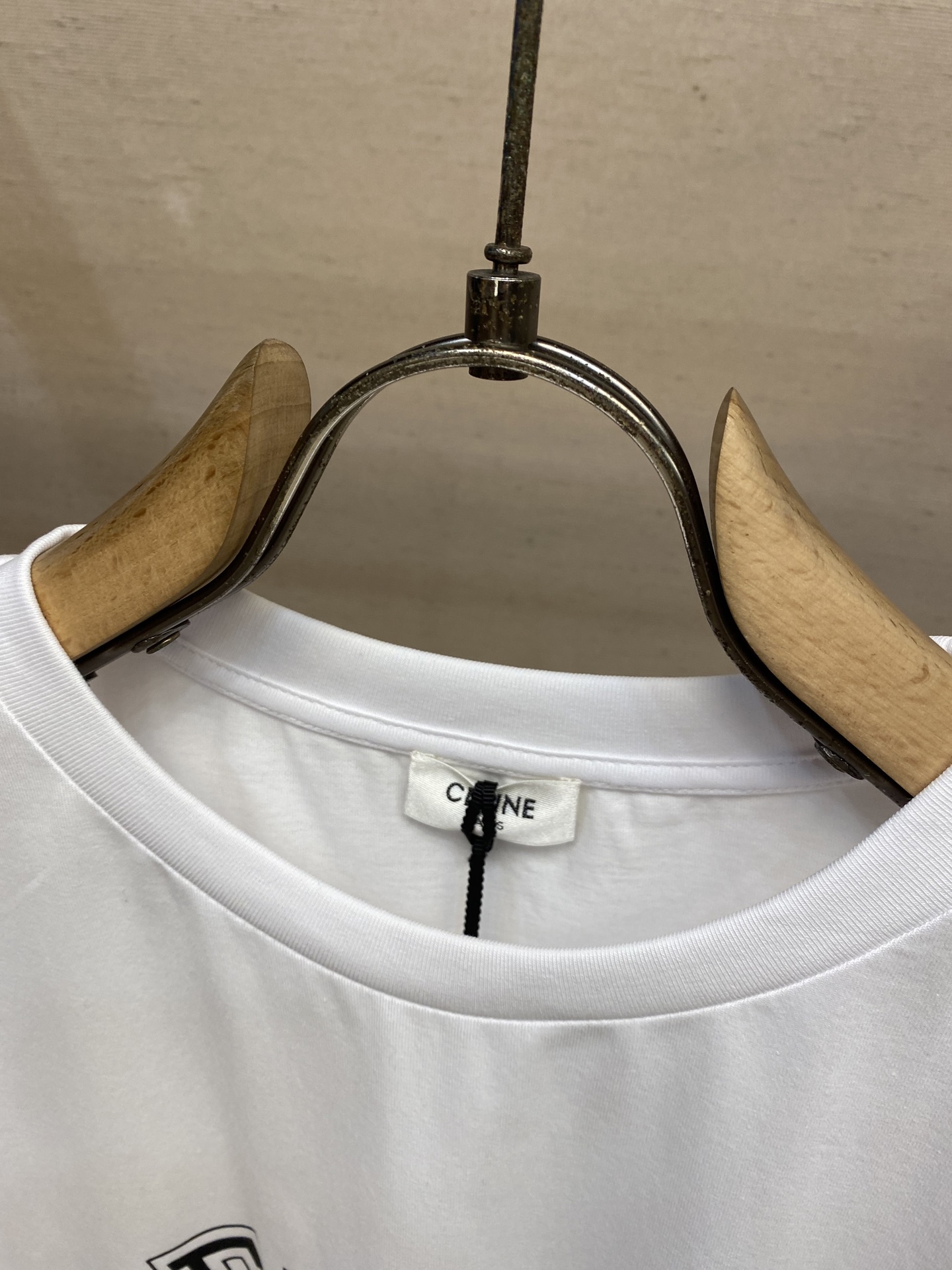 🌟🌟Celine、描边字母印花圆领短袖⚠️原,100购买；纯棉质面料、撞色字母印花、宽松版型、圆领短袖、