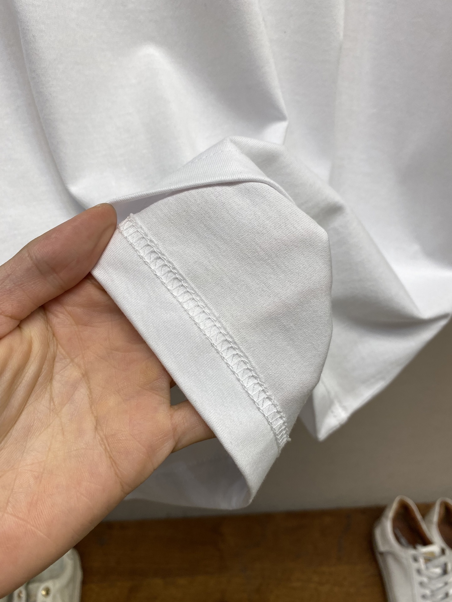 🌟🌟Celine、描边字母印花圆领短袖⚠️原,100购买；纯棉质面料、撞色字母印花、宽松版型、圆领短袖、