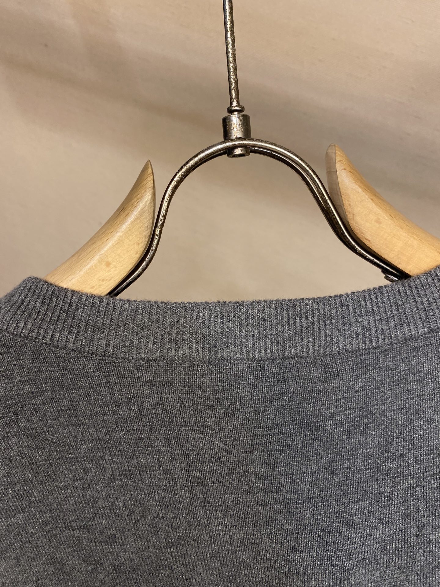 🌟🌟Dior、CD字母圆领毛衣 毛料采用48支超细50%羊毛50%棉混纺纱线，运用进口14针毛织机双面立