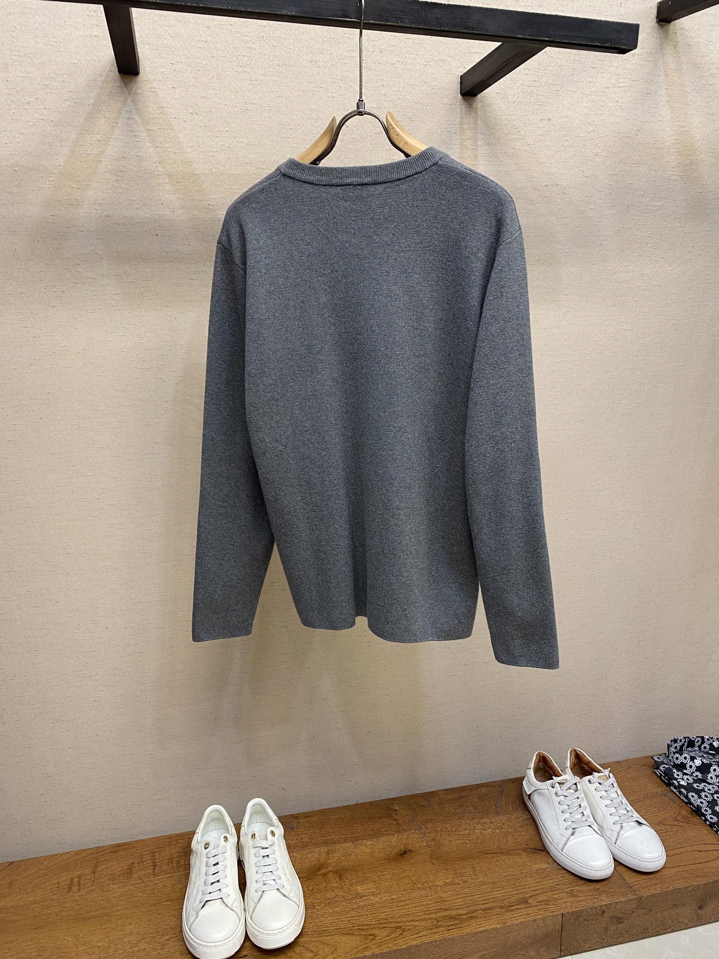 🌟🌟Dior、CD字母圆领毛衣 毛料采用48支超细50%羊毛50%棉混纺纱线，运用进口14针毛织机双面立