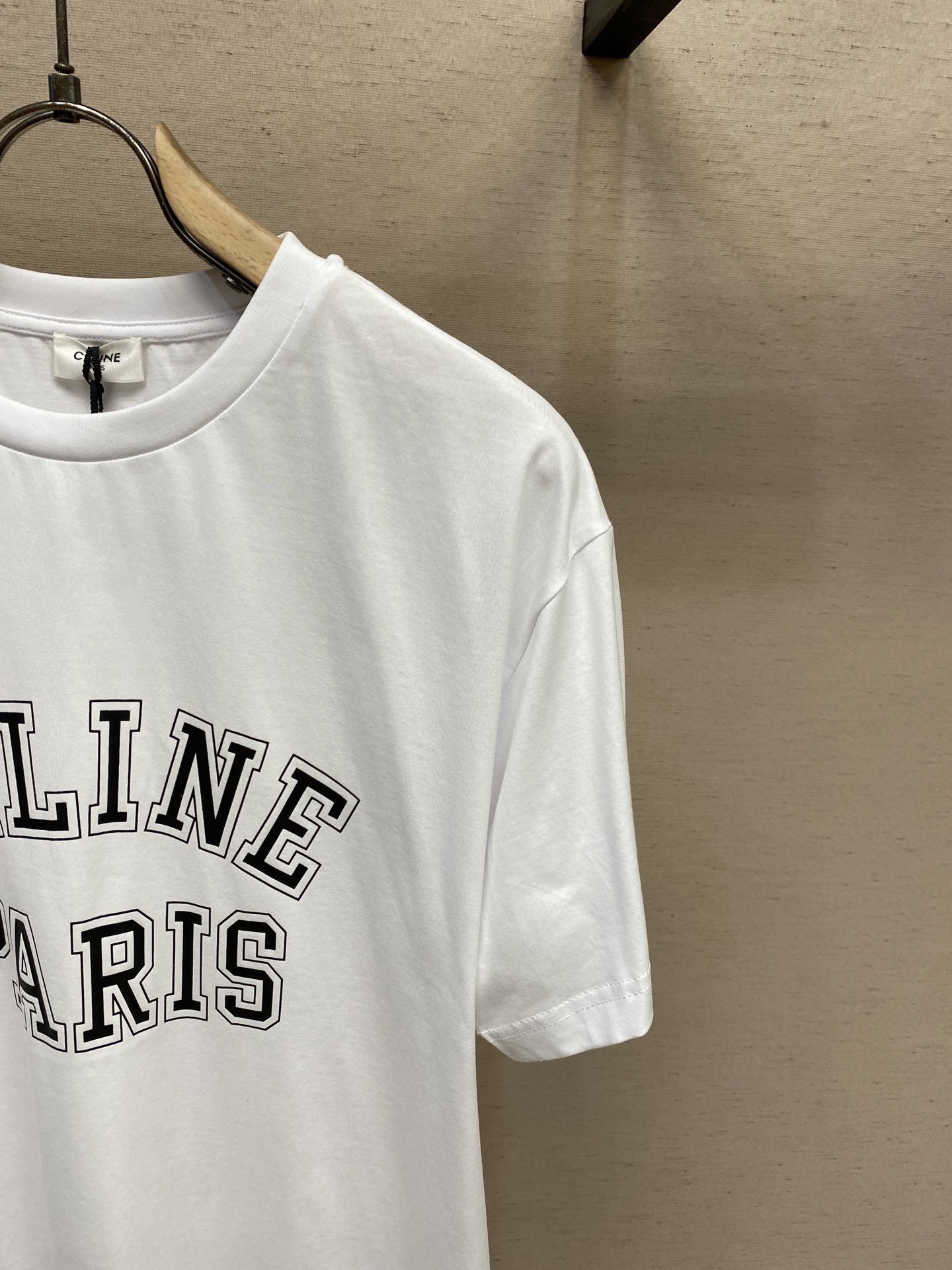🌟🌟Celine、描边字母印花圆领短袖⚠️原,100购买；纯棉质面料、撞色字母印花、宽松版型、圆领短袖、