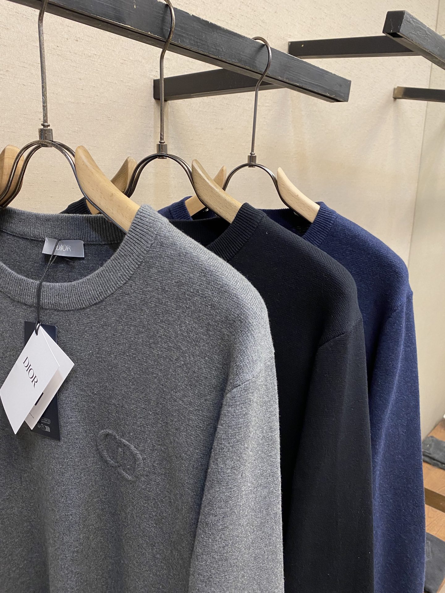 🌟🌟Dior、CD字母圆领毛衣 毛料采用48支超细50%羊毛50%棉混纺纱线，运用进口14针毛织机双面立