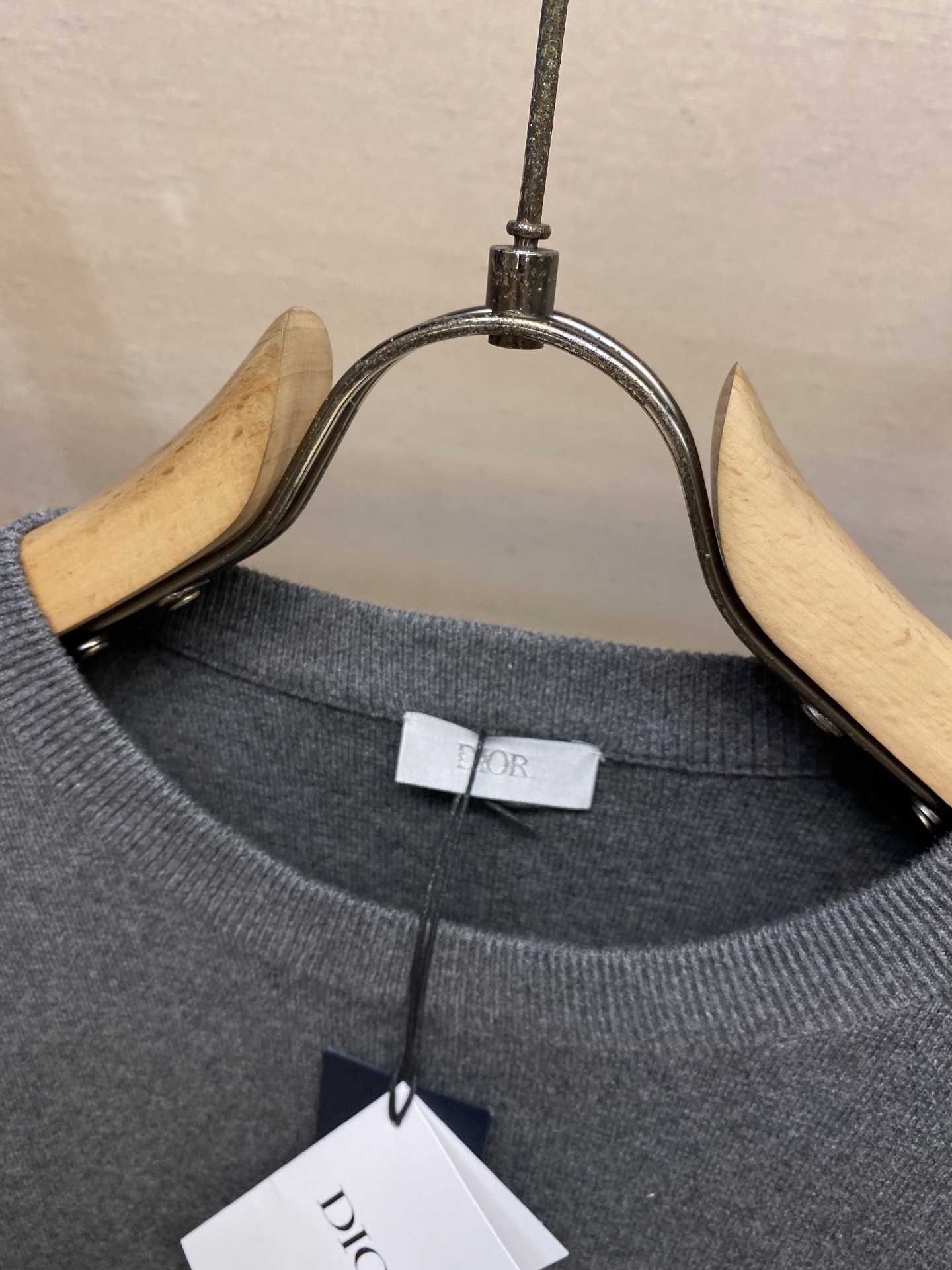 🌟🌟Dior、CD字母圆领毛衣 毛料采用48支超细50%羊毛50%棉混纺纱线，运用进口14针毛织机双面立