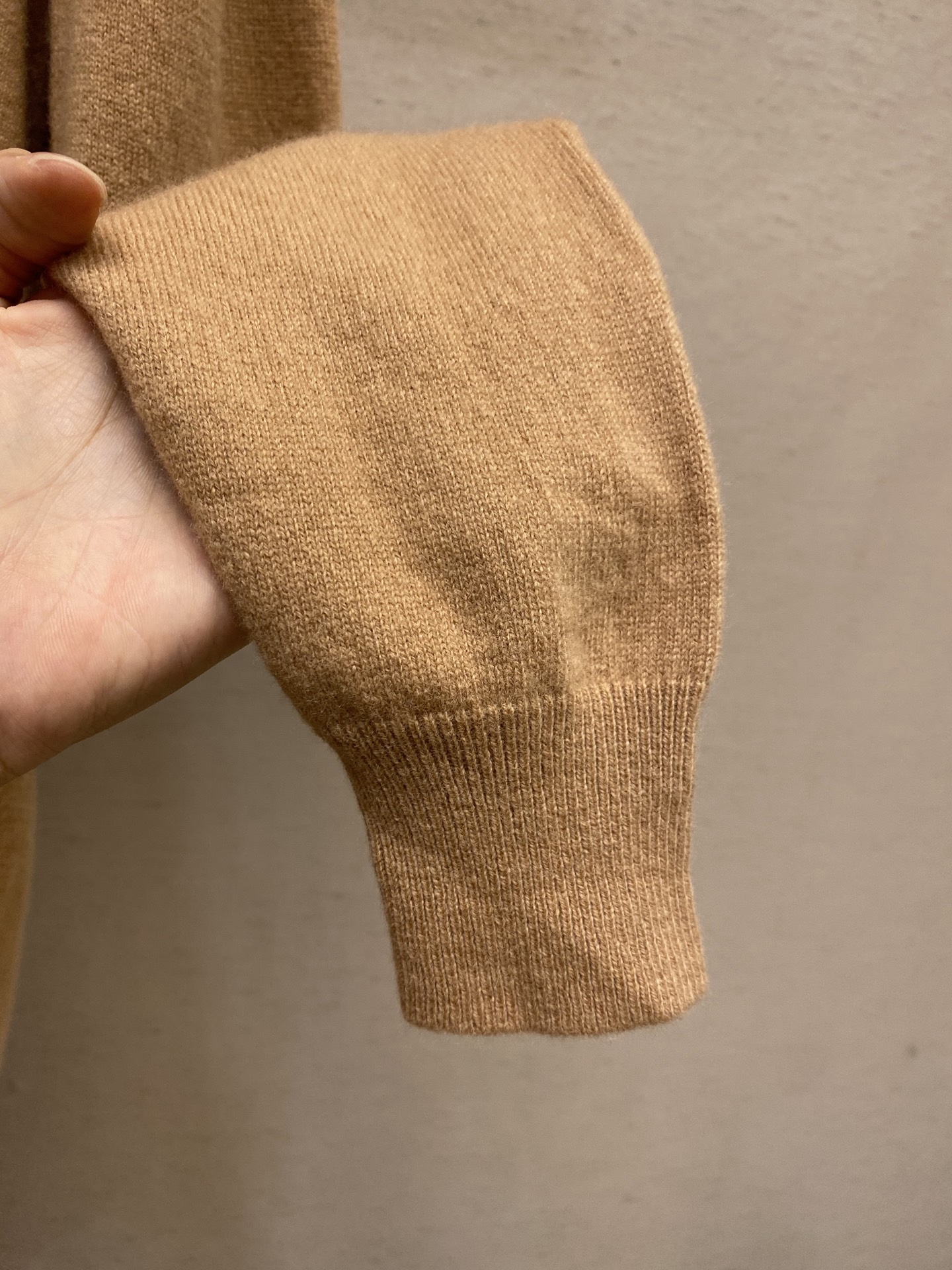 🌟🌟Miu Miu 撞色菱形长袖羊绒Polo衫秋季的糖炒栗子～很浓郁的秋日氛围即将出货！！尺码：S，M，