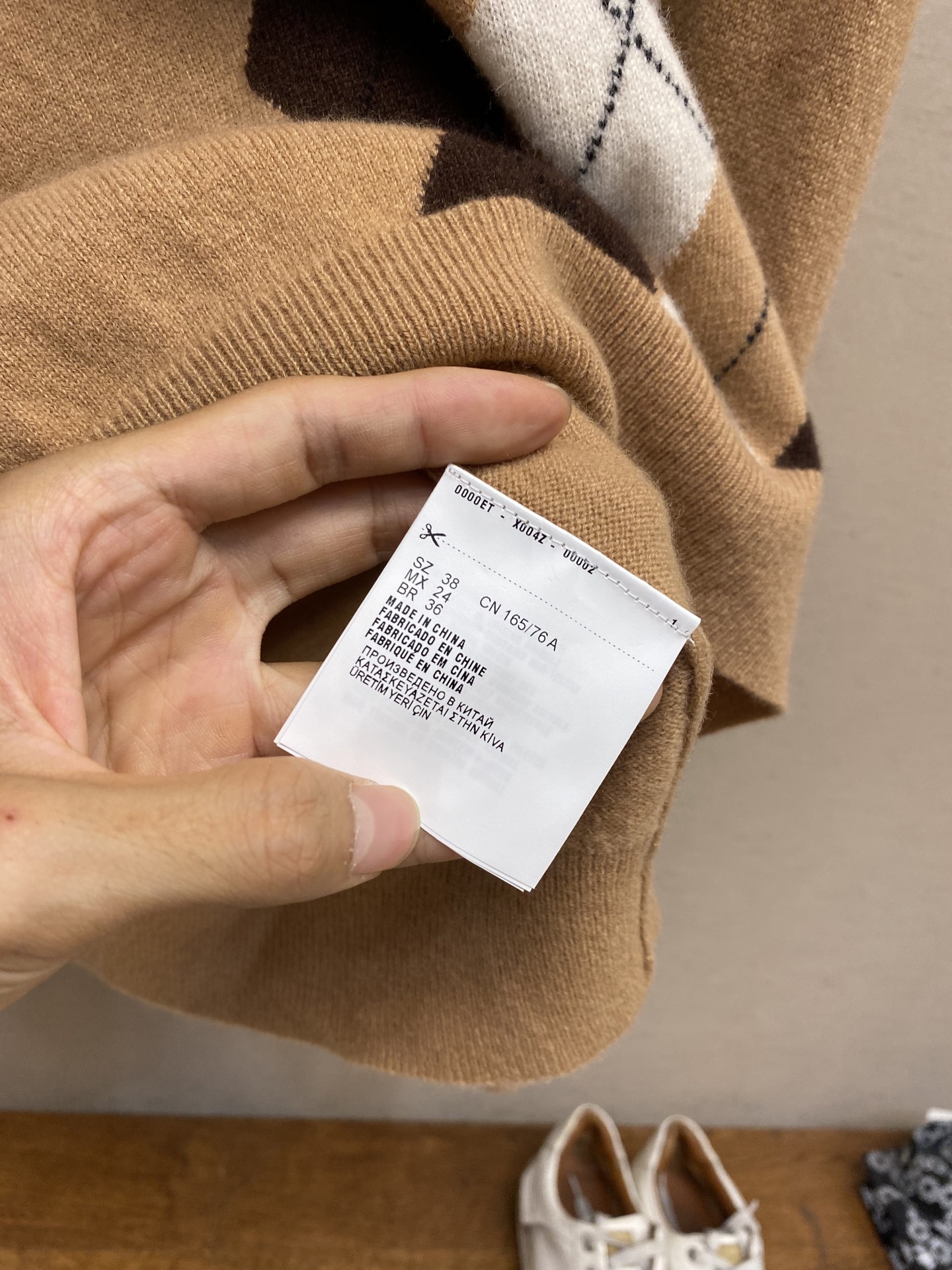 🌟🌟Miu Miu 撞色菱形长袖羊绒Polo衫秋季的糖炒栗子～很浓郁的秋日氛围即将出货！！尺码：S，M，