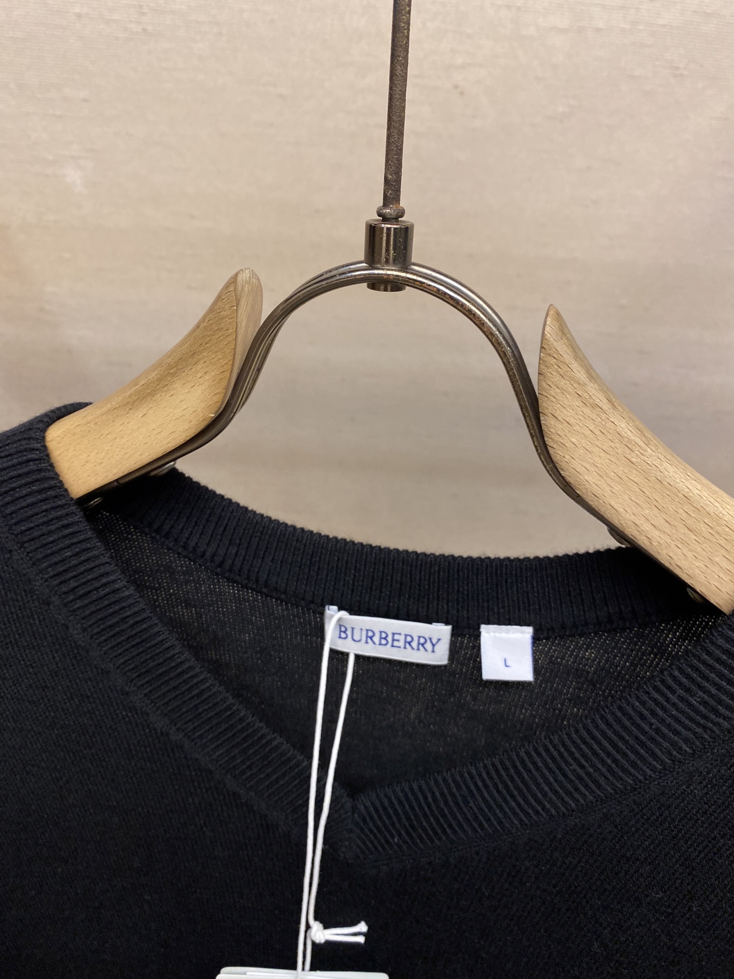 🌟🌟 BBR V领基础款毛衣，100%羊毛，V领设计，办公室男士必备款，新战马刺绣，标齐！尺码：M-2x