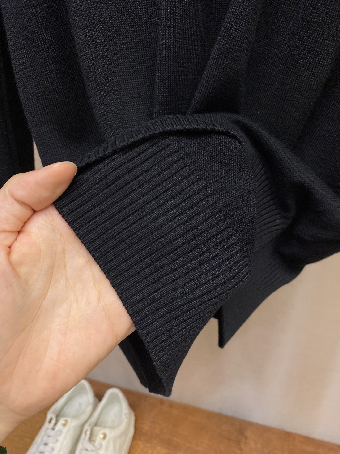 🌟🌟 BBR V领基础款毛衣，100%羊毛，V领设计，办公室男士必备款，新战马刺绣，标齐！尺码：M-2x