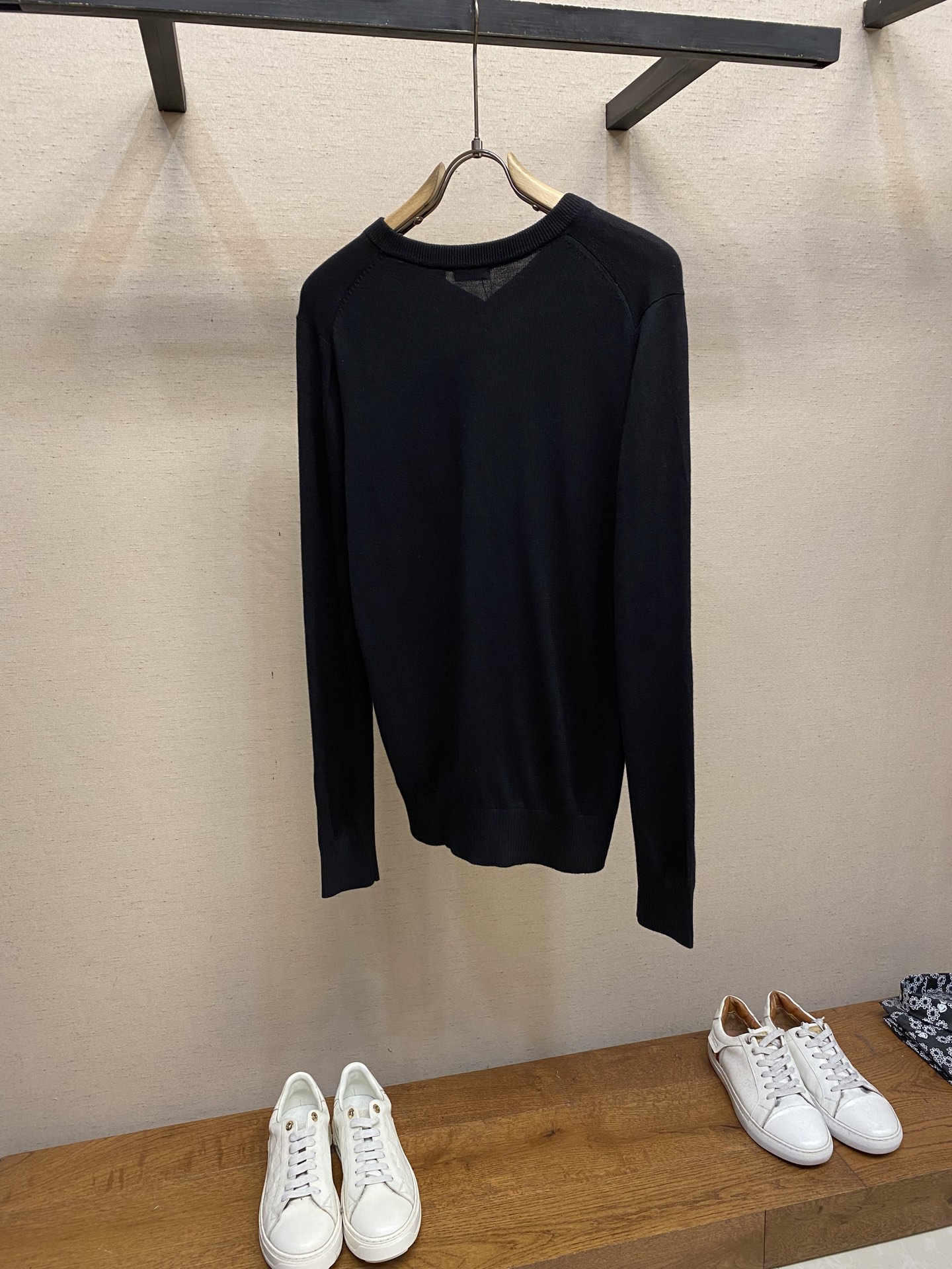 🌟🌟 BBR V领基础款毛衣，100%羊毛，V领设计，办公室男士必备款，新战马刺绣，标齐！尺码：M-2x