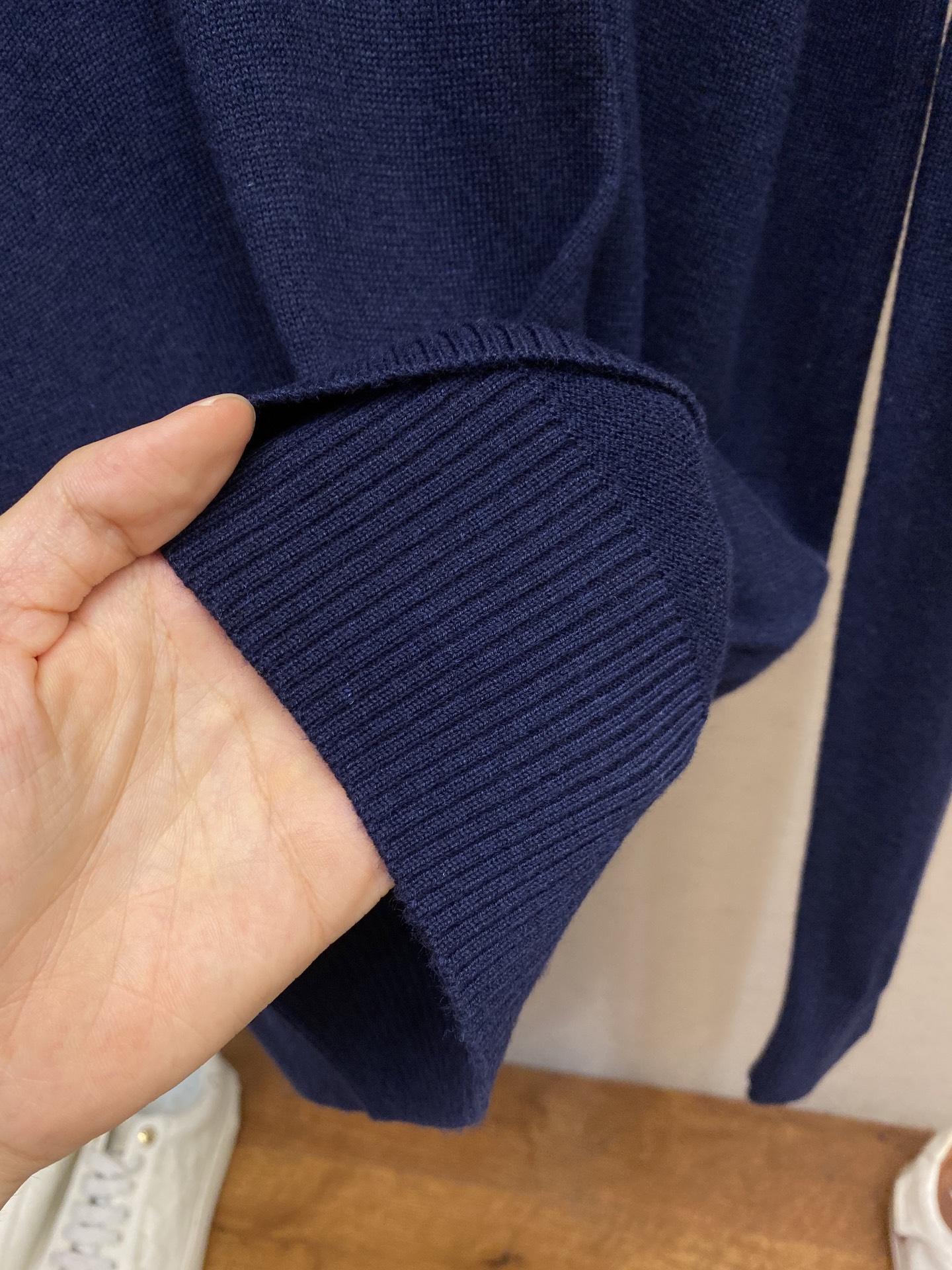 🌟🌟 BBR V领基础款毛衣，100%羊毛，V领设计，办公室男士必备款，新战马刺绣，标齐！尺码：M-2x