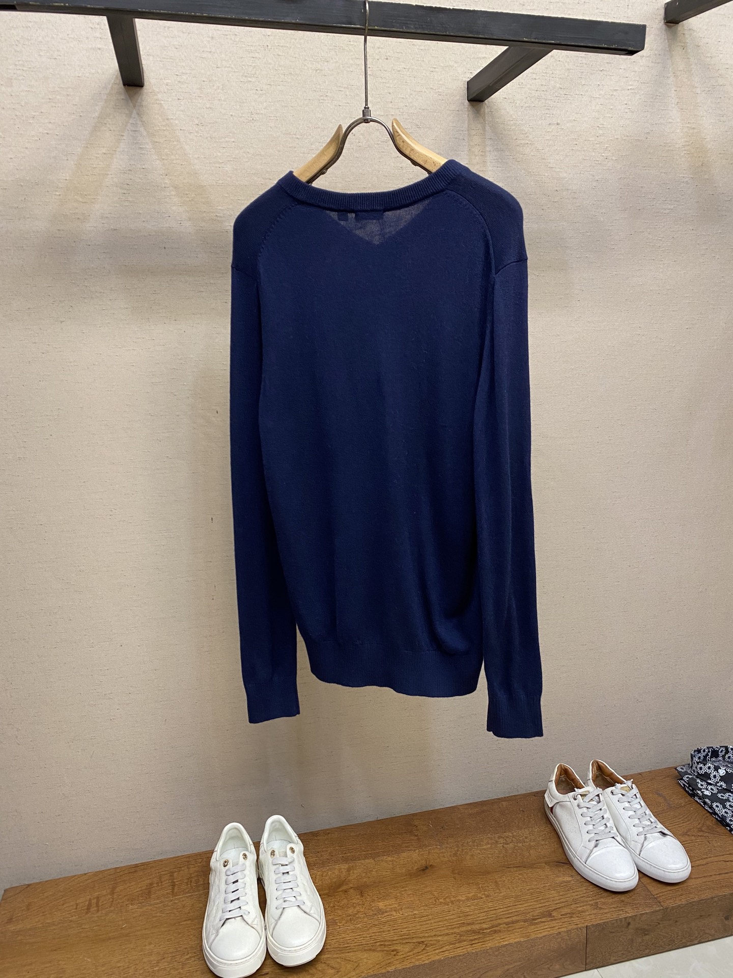 🌟🌟 BBR V领基础款毛衣，100%羊毛，V领设计，办公室男士必备款，新战马刺绣，标齐！尺码：M-2x