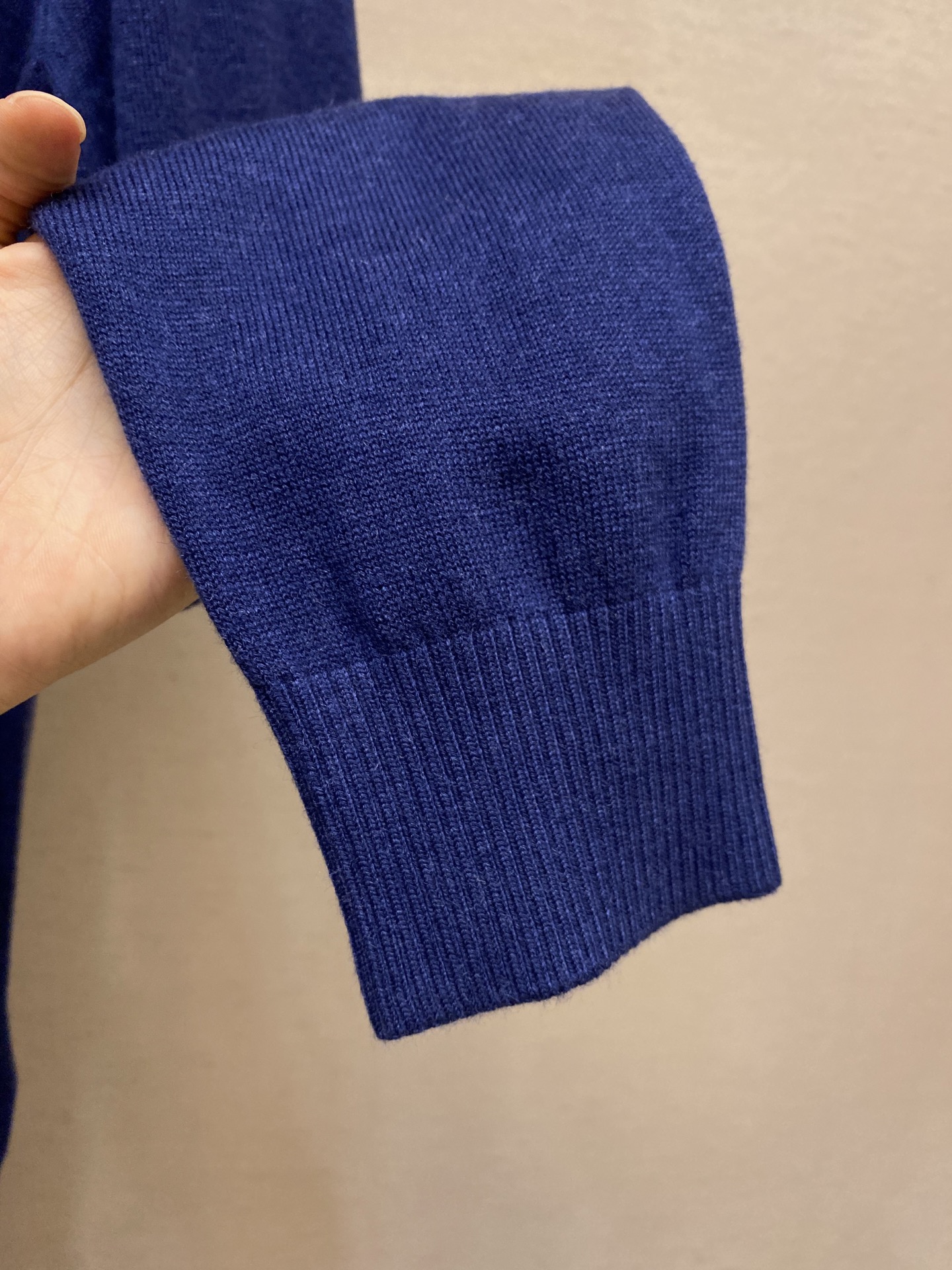 🌟🌟BBR 格子领条毛衣，基础薄款，100%羊毛，内饰品牌格子领条，百灵达电脑机战马刺绣，齐标！尺码：M