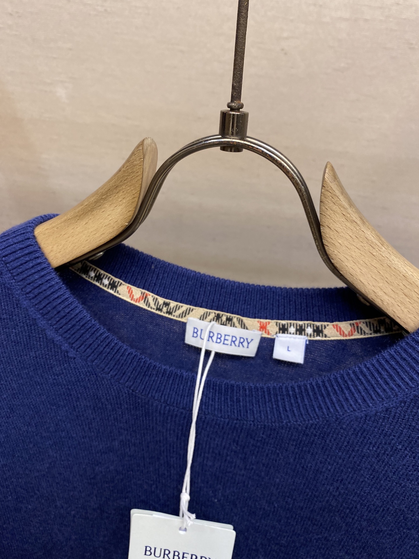 🌟🌟BBR 格子领条毛衣，基础薄款，100%羊毛，内饰品牌格子领条，百灵达电脑机战马刺绣，齐标！尺码：M